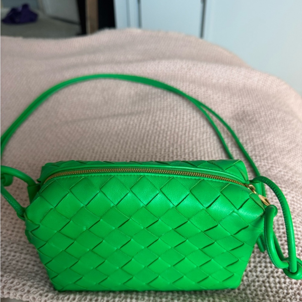 BOTTEGA VENETA
Green Mini Loop Camera Bag